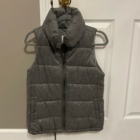 Classic Old Navy Puffer Vest - Picture 1 of 4